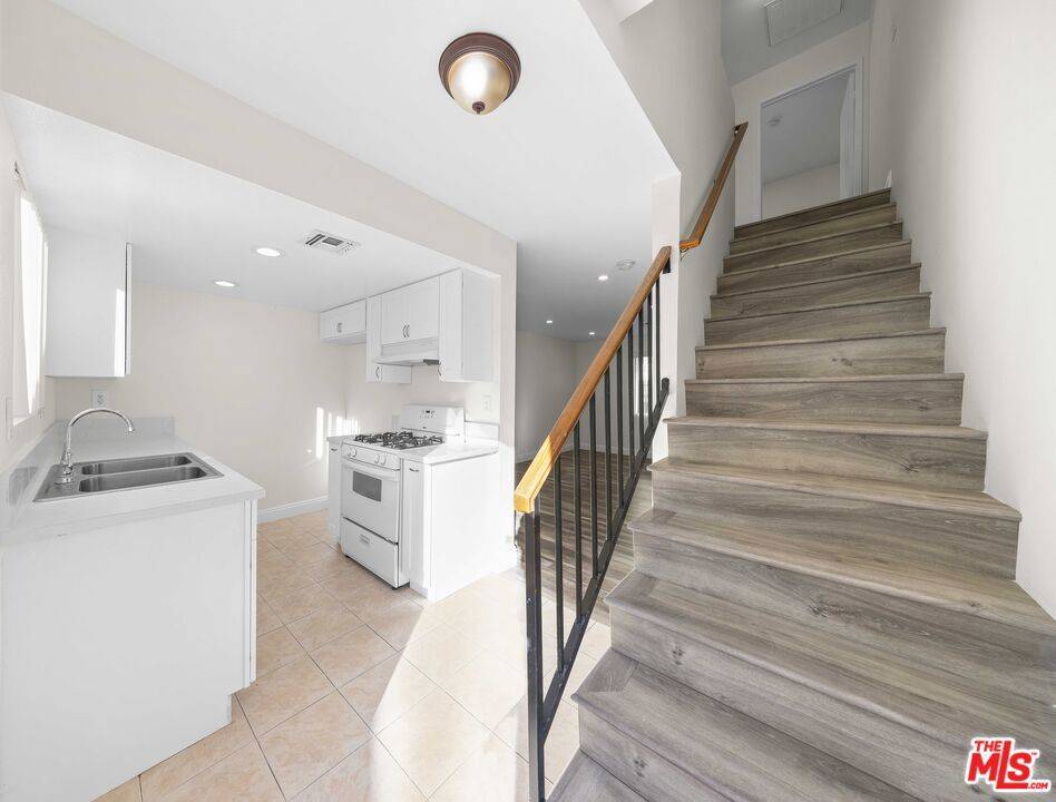 Van Nuys, CA 91401,14112 Delano ST #Unit 3