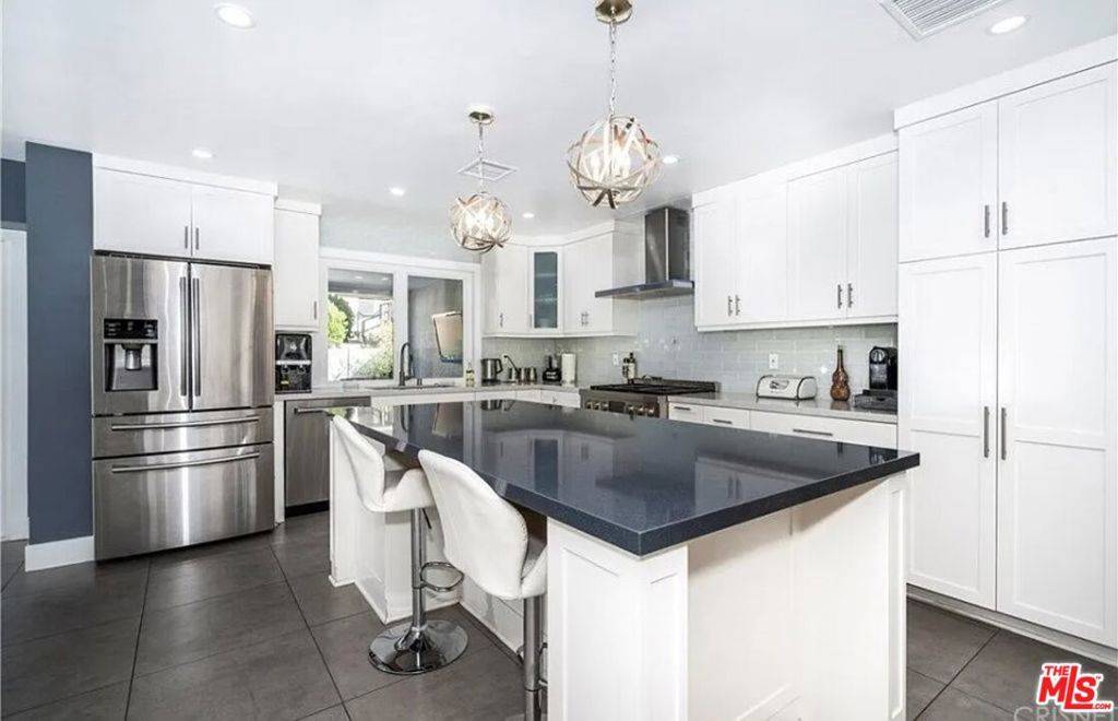 North Hollywood, CA 91606,6140 Rhodes AVE