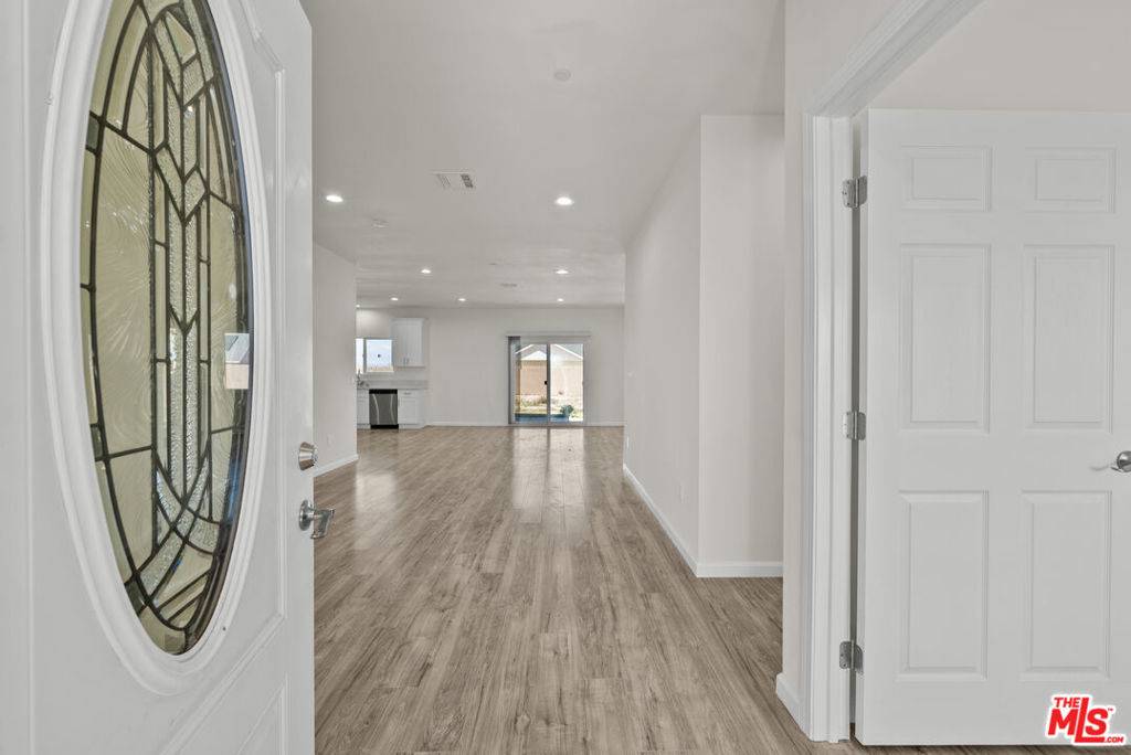 California City, CA 93505,9101 Heather AVE