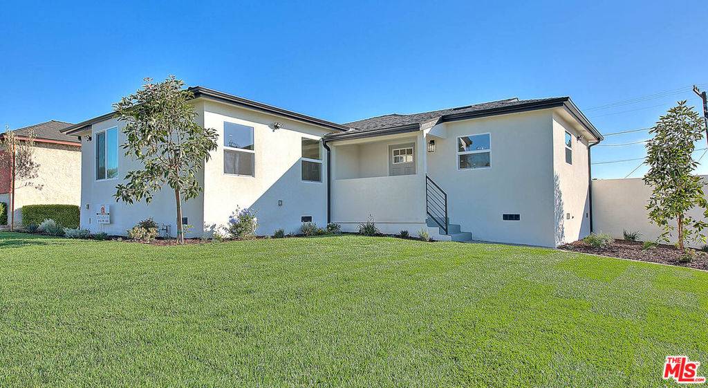 Los Angeles, CA 90047,2156 W 108th ST