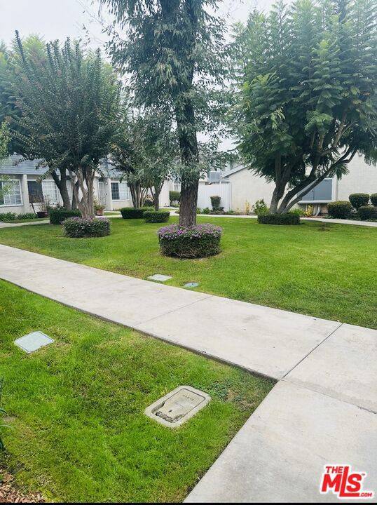 Compton, CA 90220,810 W Compton BLVD #16