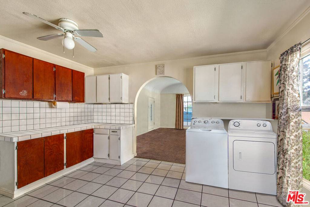 Los Angeles, CA 90043,4628 10th AVE