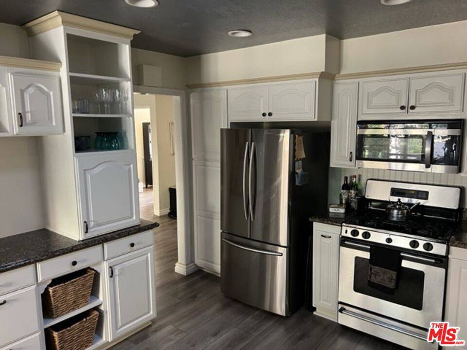 Newbury Park, CA 91320,729 Kenmore CIR