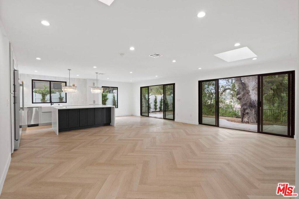 Calabasas, CA 91302,3549 Elm DR