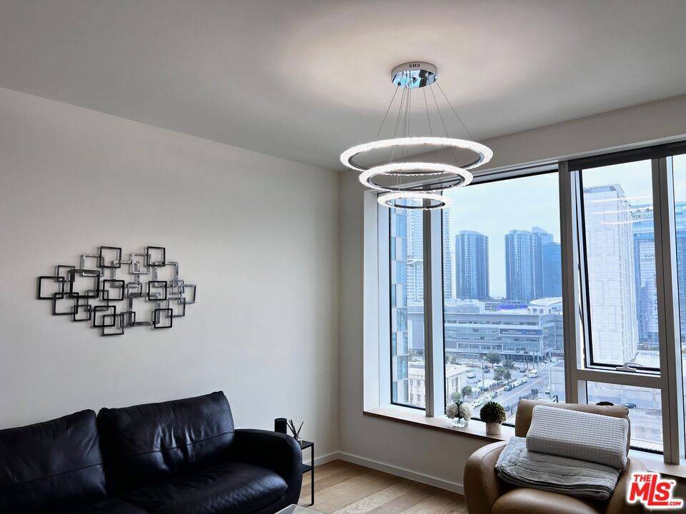 Los Angeles, CA 90017,889 Francisco ST #1001