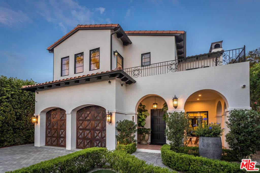 Los Angeles, CA 90046,820 N Vista ST