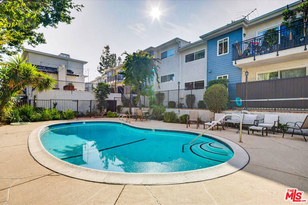 Van Nuys, CA 91401,5252 Coldwater Canyon AVE #111