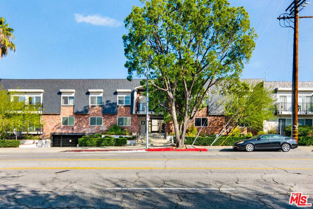 Van Nuys, CA 91401,5252 Coldwater Canyon AVE #111