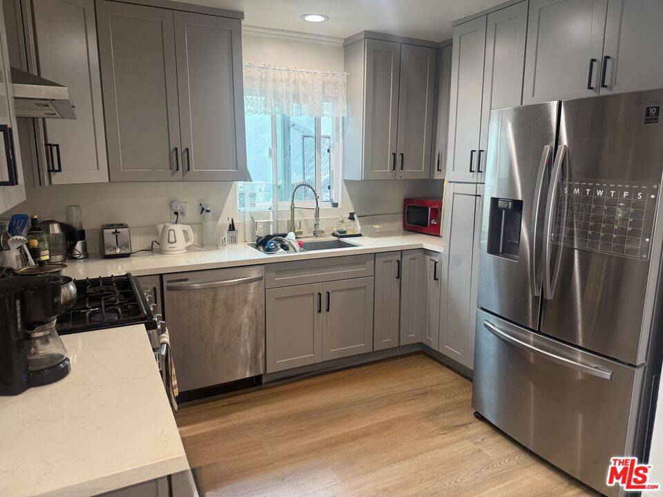 Los Angeles, CA 90064,2646 Westwood BLVD