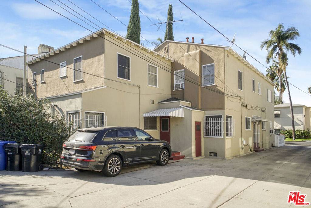 Los Angeles, CA 90048,116 S Kings RD