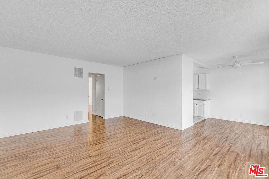 Los Angeles, CA 90027,1800 N Harvard BLVD #21