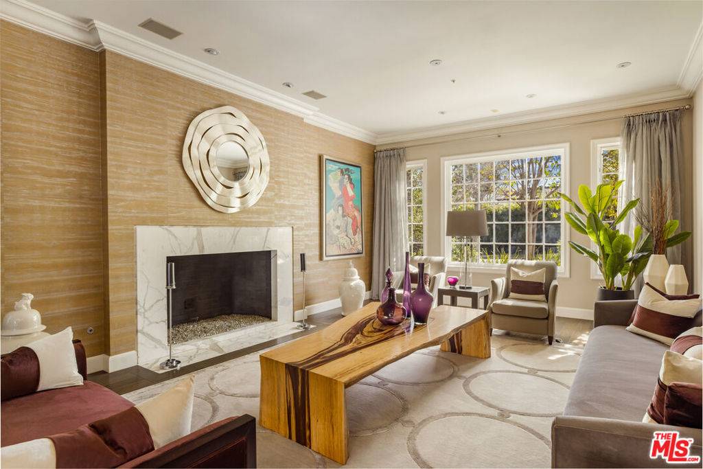 Beverly Hills, CA 90210,720 N Crescent DR