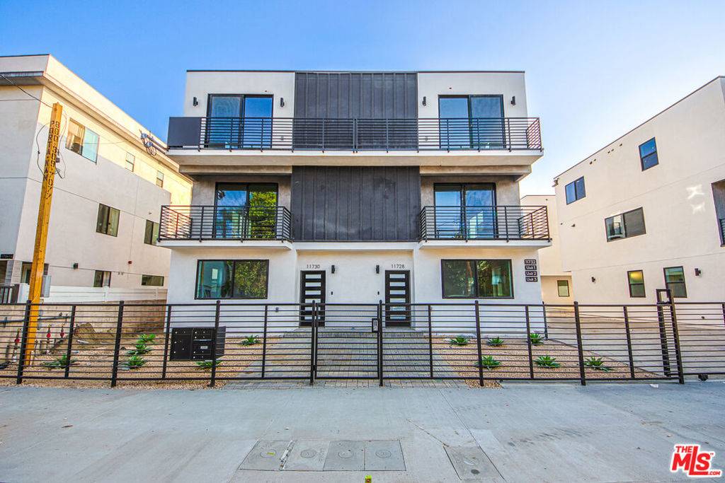 North Hollywood, CA 91606,11732 Gilmore ST