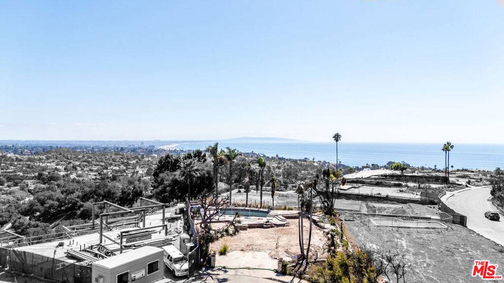 Pacific Palisades, CA 90272,16616 Merrivale LN