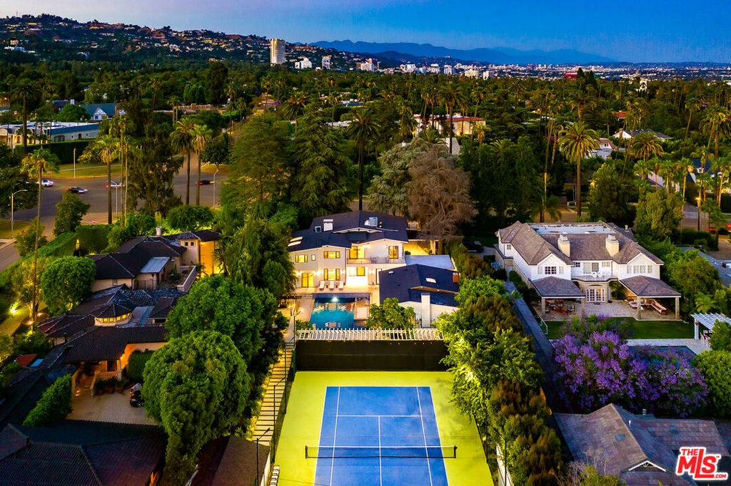 Beverly Hills, CA 90210,721 N Beverly DR