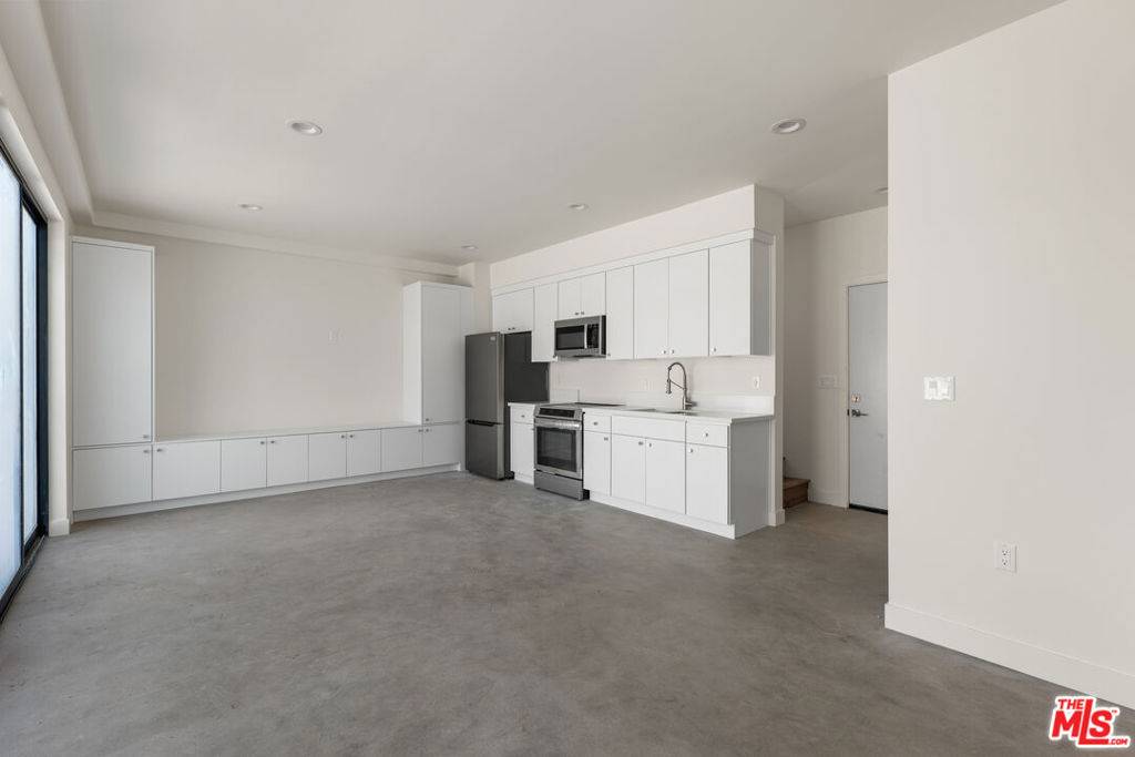 Los Angeles, CA 90042,4912 Monte Vista ST