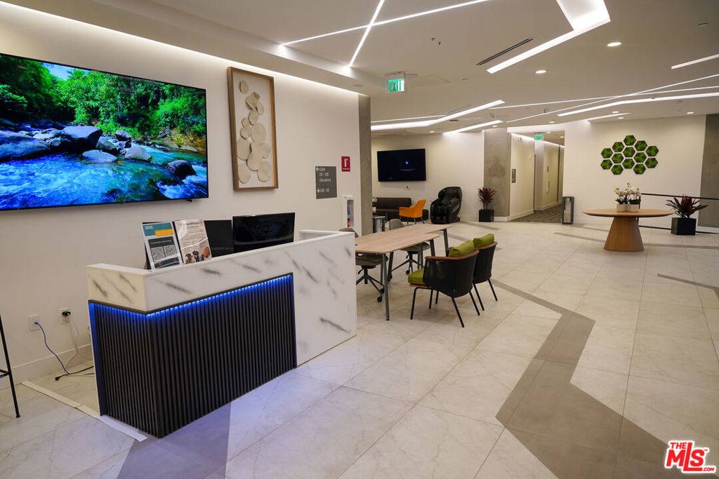 Glendale, CA 91203,414 N Orange ST #431