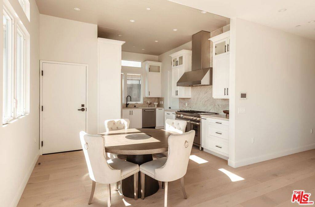 Los Angeles, CA 90024,10725 Ashton AVE #401