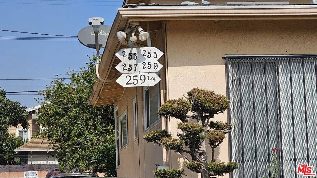 Los Angeles, CA 90037,251 W 41st PL