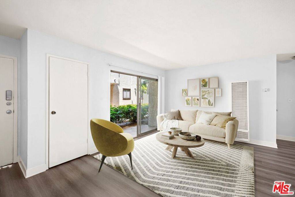 Tarzana, CA 91356,18530 Hatteras ST #115