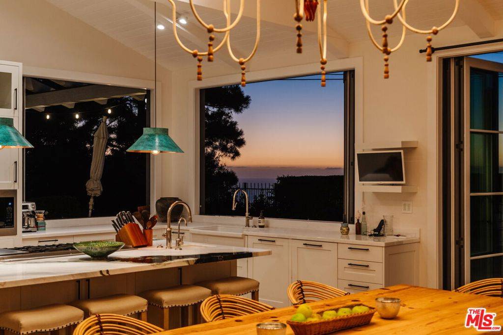 Malibu, CA 90265,5770 Busch DR