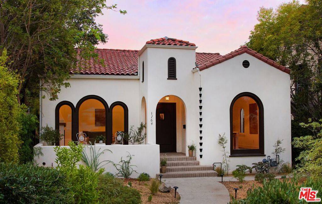 Pasadena, CA 91104,1764 E Orange Grove BLVD