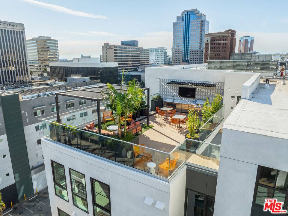 Long Beach, CA 90802,250 E Broadway #329