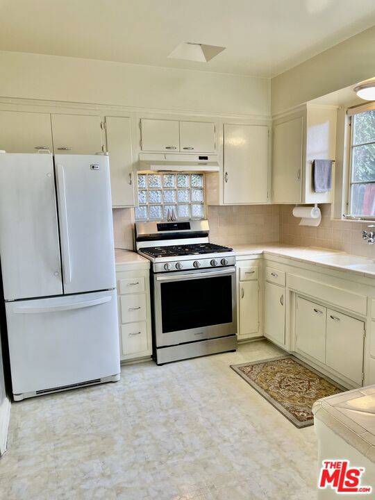 Los Angeles, CA 90064,10565 W Olympic BLVD