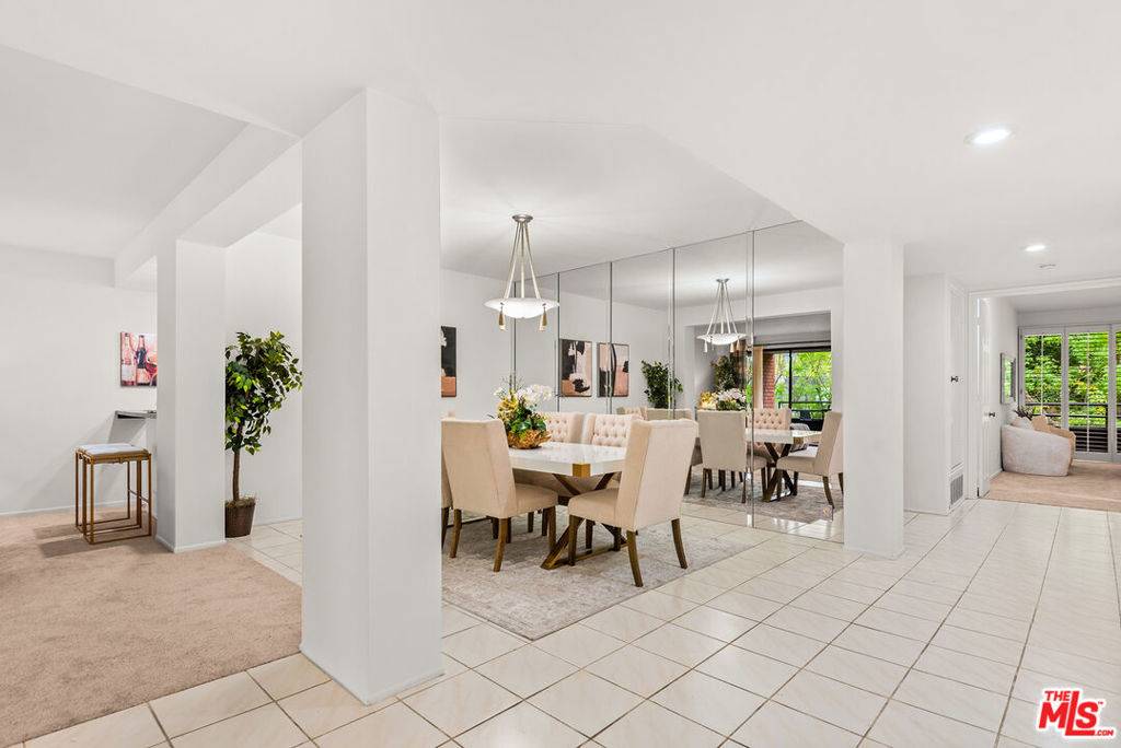 Encino, CA 91436,4736 Park Encino LN #215