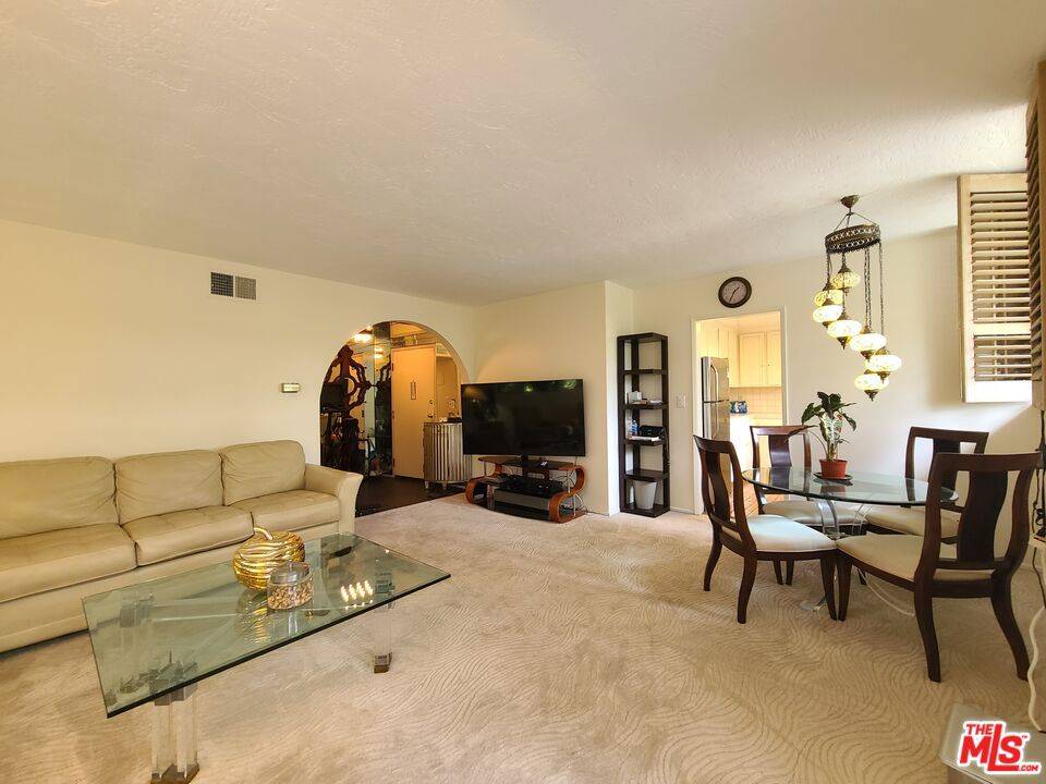 Los Angeles, CA 90024,933 Hilgard AVE #301