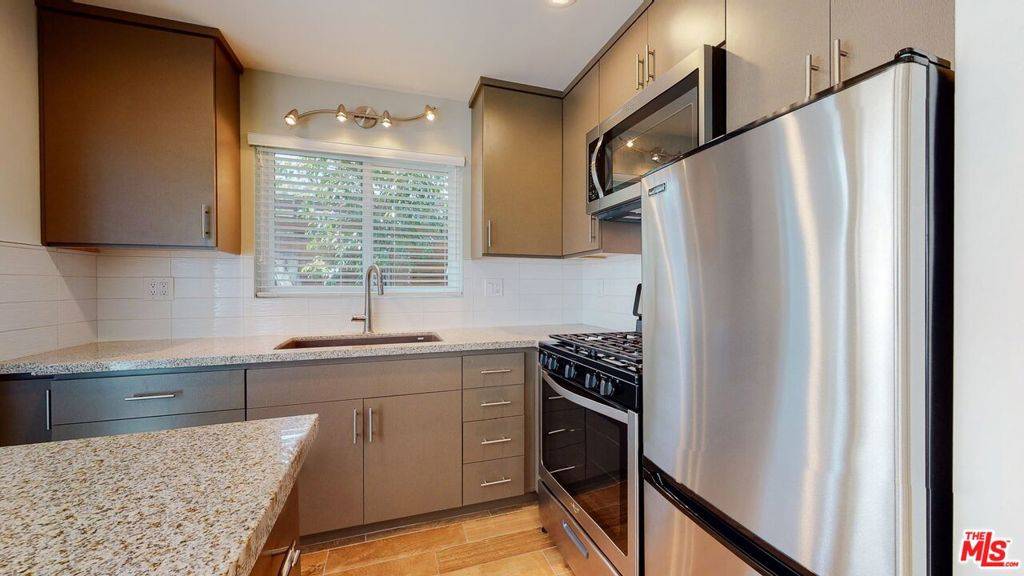 Los Angeles, CA 90025,10333 Santa Monica BLVD #6