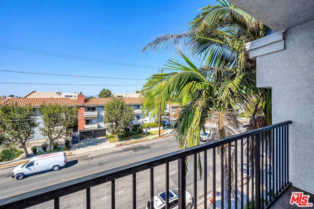 Sherman Oaks, CA 91403,14804 Magnolia BLVD #12