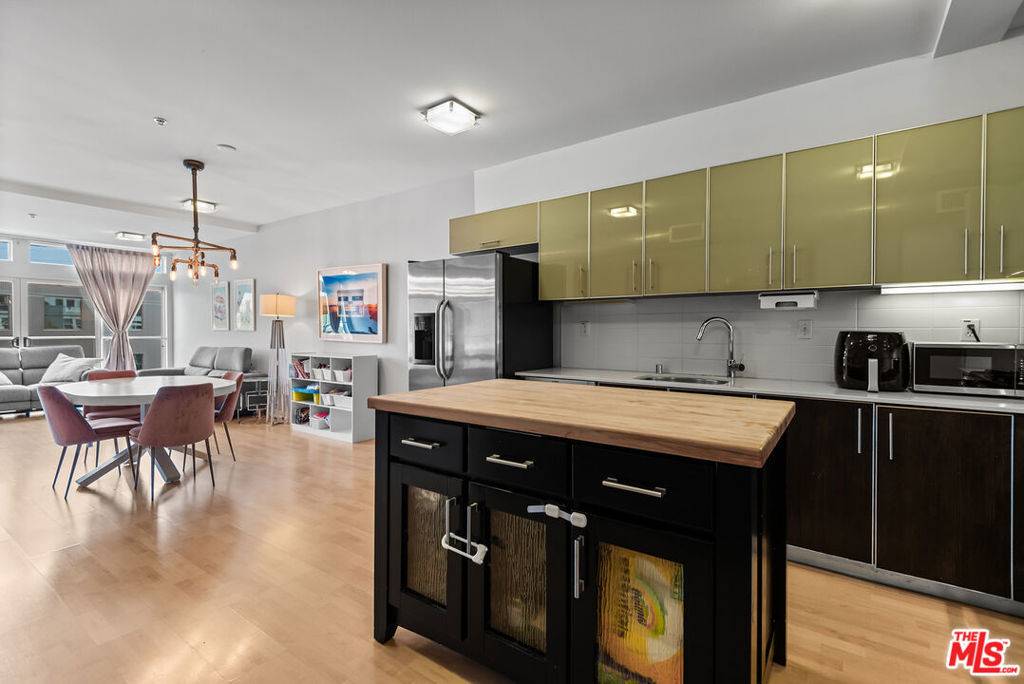 Marina Del Rey, CA 90292,4215 Glencoe AVE #302