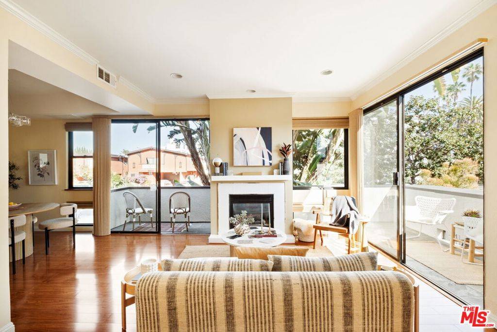 Los Angeles, CA 90034,3675 Keystone AVE #1