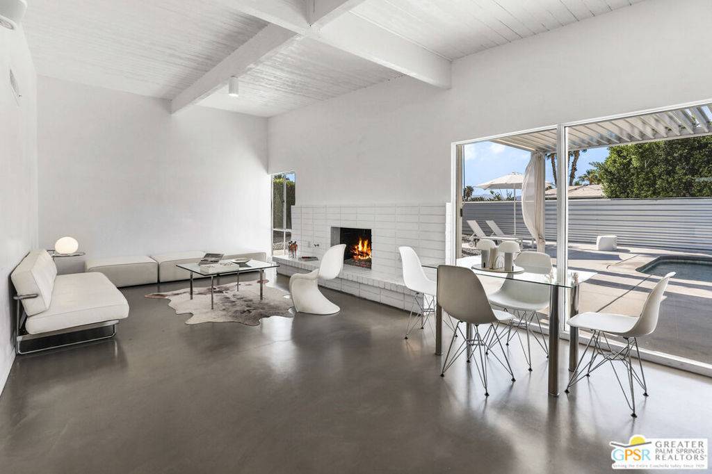 Palm Springs, CA 92262,971 E Alexander WAY