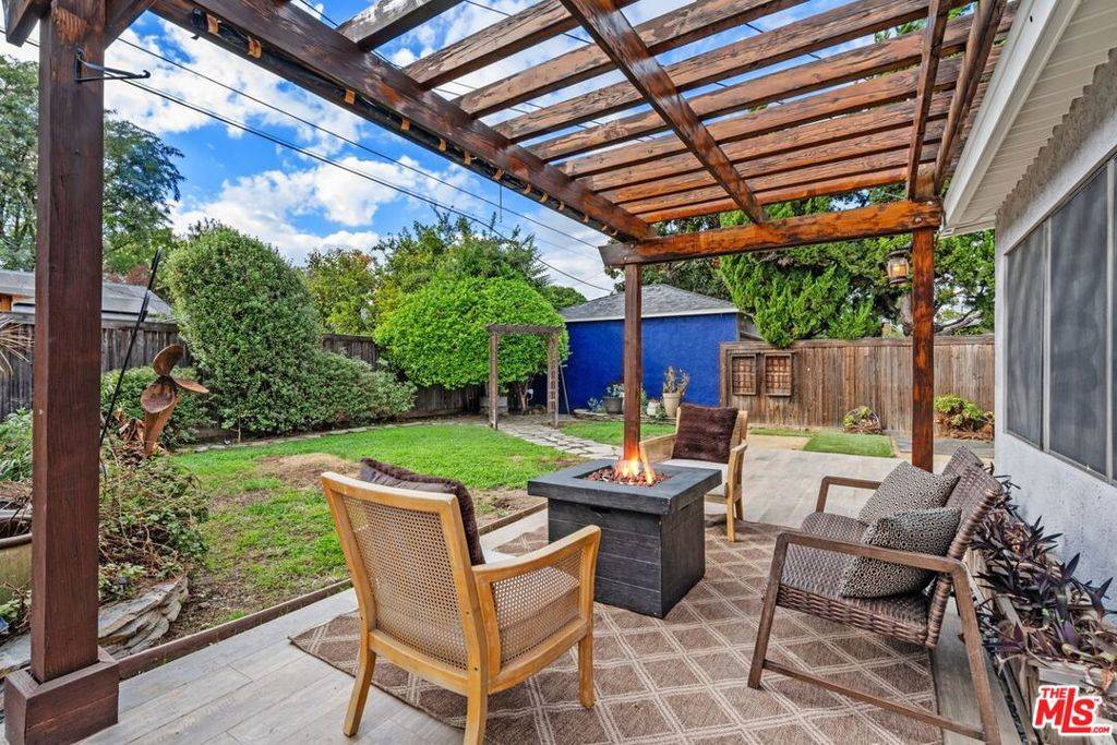 Lake Balboa, CA 91406,8131 Paso Robles AVE