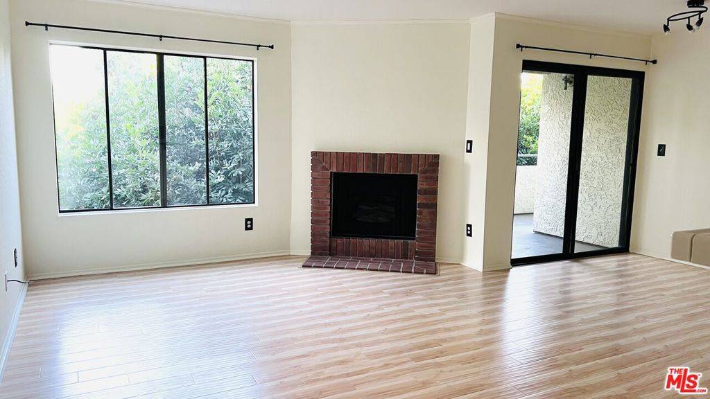 Los Angeles, CA 90066,3544 S Centinela AVE #205