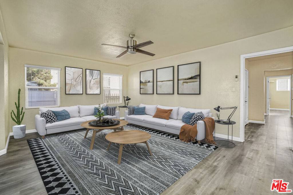 Los Angeles, CA 90047,2046 W 112th ST