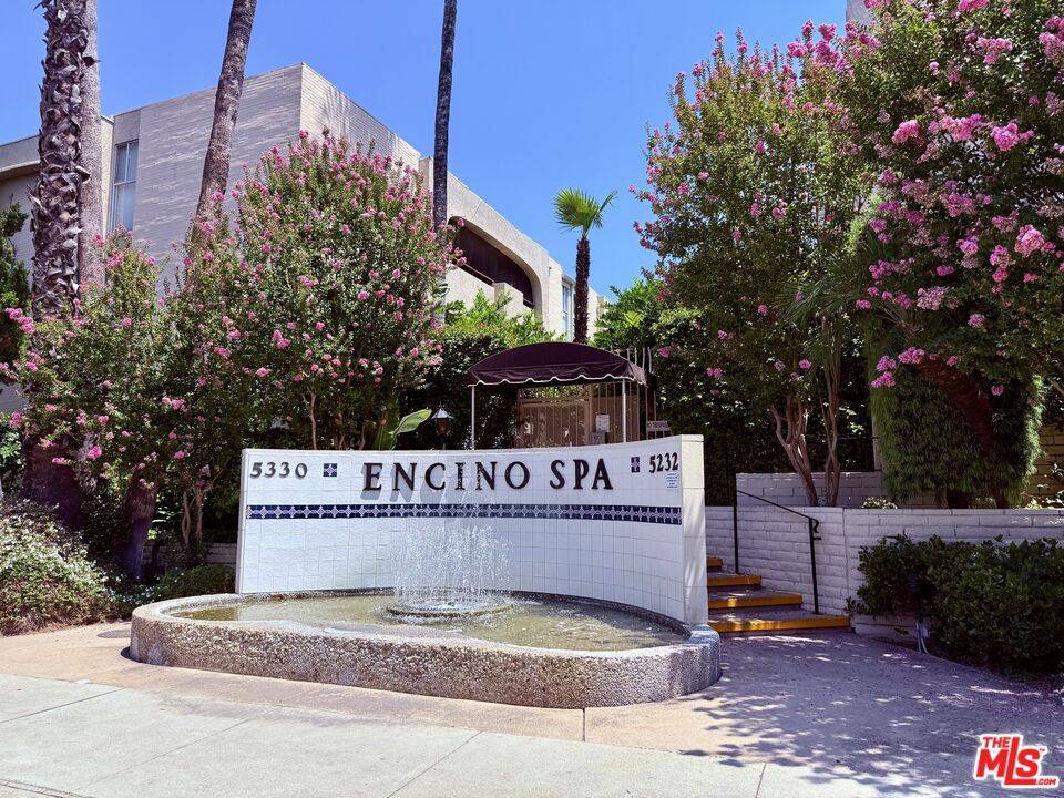 Encino, CA 91316,5310 N Lindley AVE