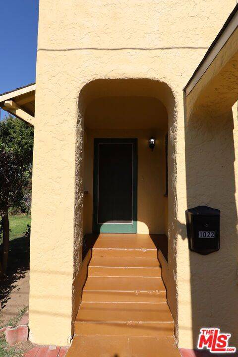 Inglewood, CA 90301,1022 S Fir AVE