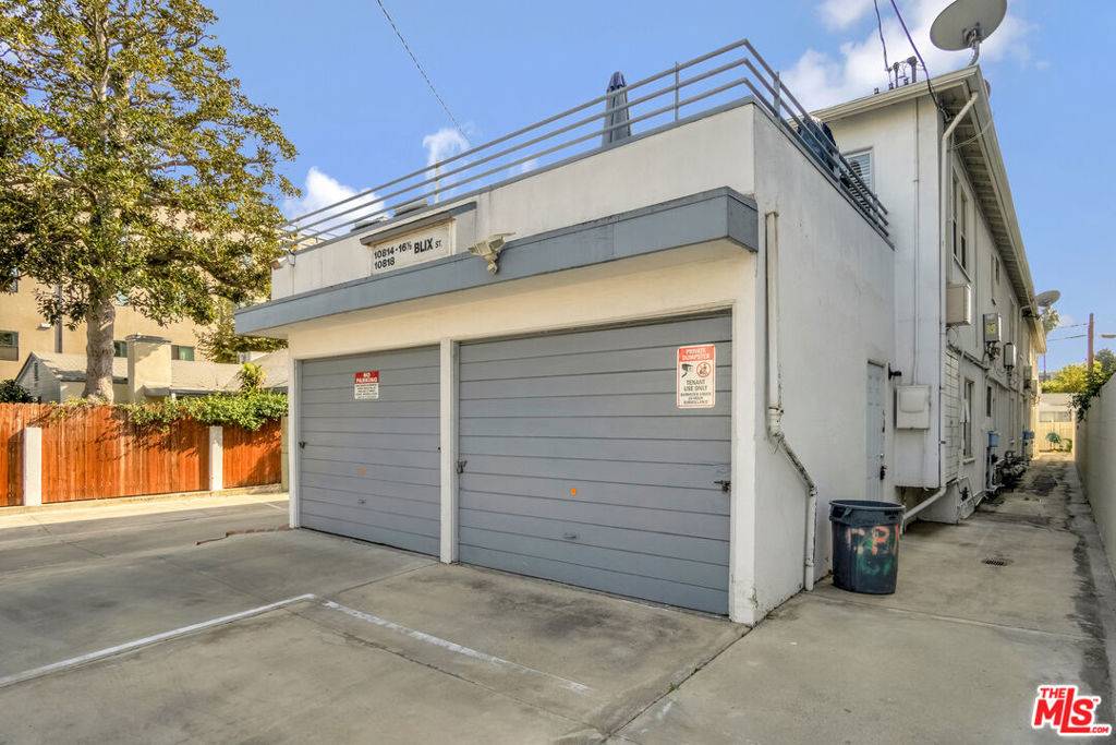 North Hollywood, CA 91602,10814 Blix ST