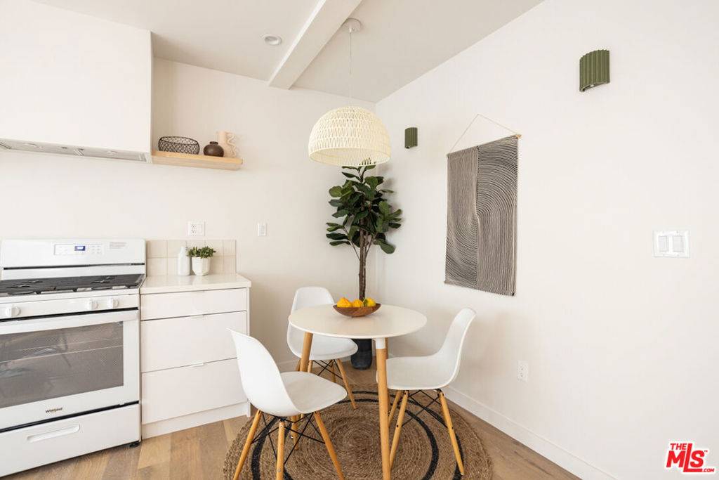 Los Angeles, CA 90026,1946 3/4 Preston AVE