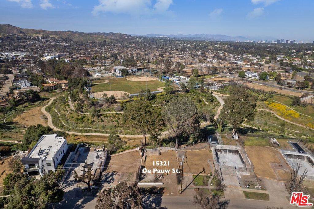 Pacific Palisades, CA 90272,15321 De Pauw ST