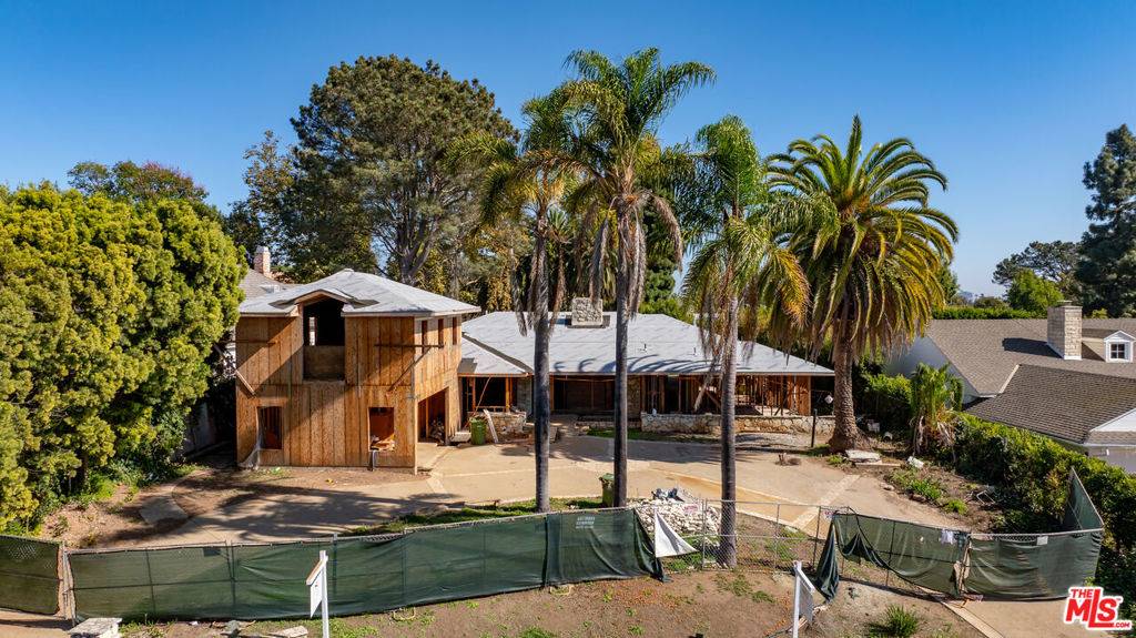 Pacific Palisades, CA 90272,1316 Capri DR