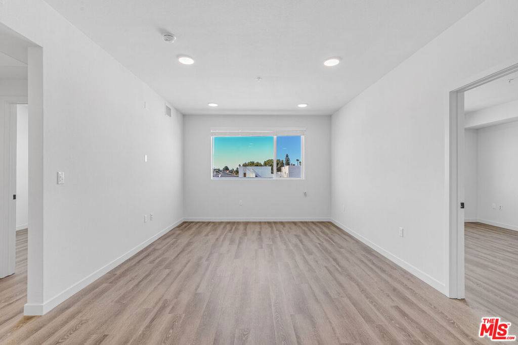 Toluca Lake, CA 91602,10824 Blix ST #407