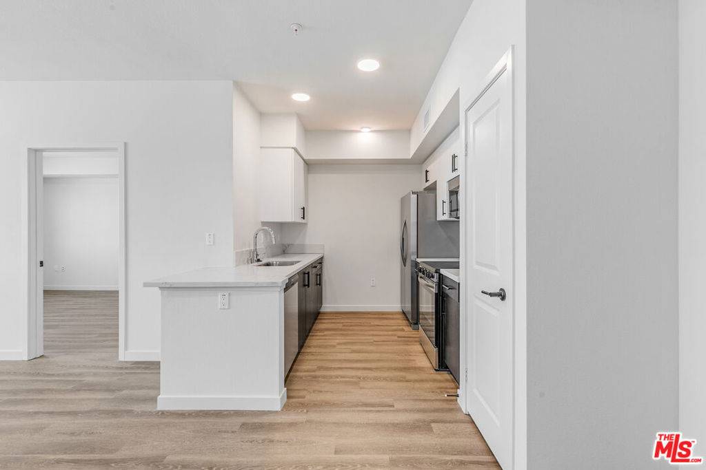 Toluca Lake, CA 91602,10824 Blix ST #407