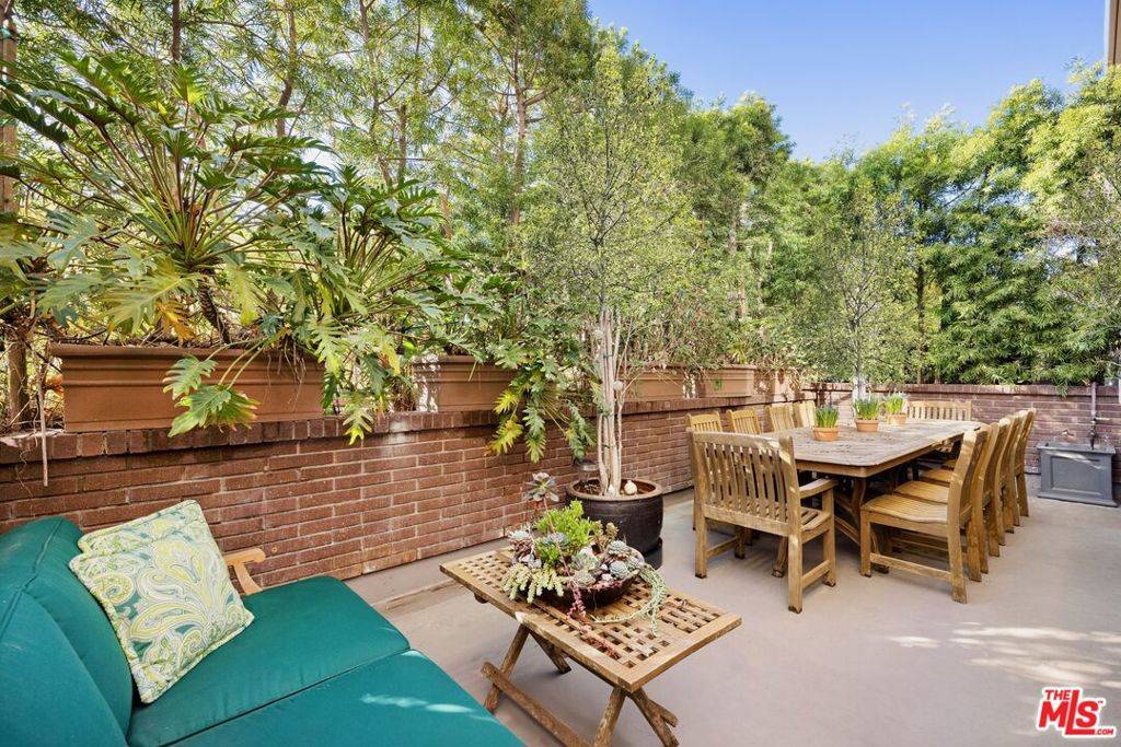 Beverly Hills, CA 90212,211 S Spalding DR #109S