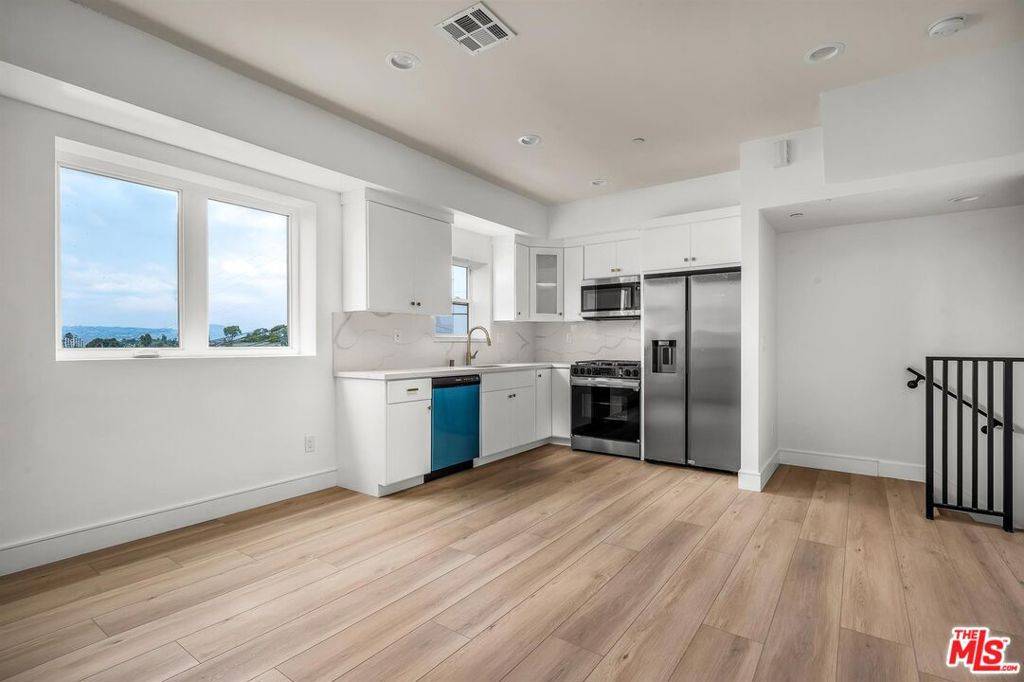 Los Angeles, CA 90019,4703 Saturn ST #1/2