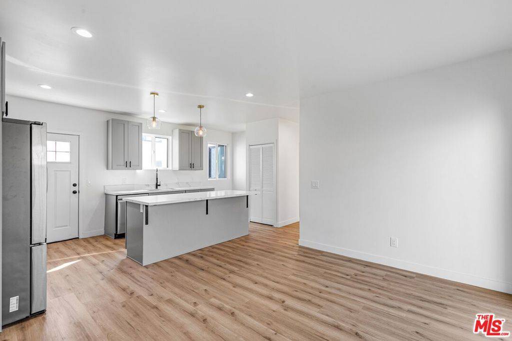 Los Angeles, CA 90026,1622 1/4 Morton AVE