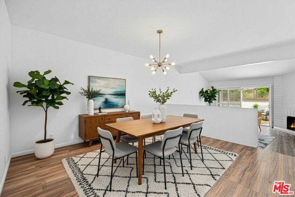 Pacific Palisades, CA 90272,17114 Palisades CIR